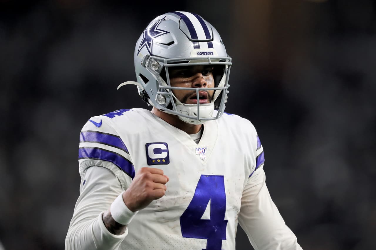 <b>Dak Prescott | QB |Dallas Cowboys |</b> ¡Se queda en Dallas Cowboys! El equipo de la estrella solitaria lo etiquetó como jugador franquicia 'exclusivo' y esto le impide negociar con otros equipos. Prescott sigue siendo el futuro de los Cowboys.