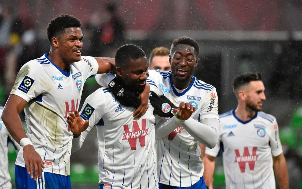 Racing de Estrasburgo se impone 2-0 ante Metz con anotaciones de Ludovic Ajorque y Jean-Eudes Aholou durante la fecha 20 en la Ligue 1.
