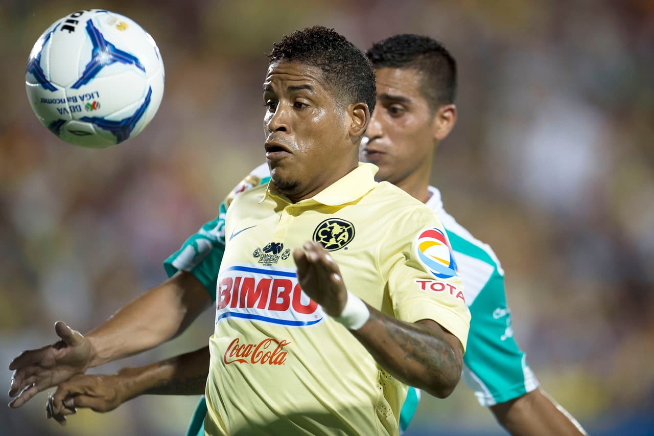 Michael Arroyo: Fue uno de los hombres de América que más tuvo el balón, pero no era efectivo en el último toque (pases y disparos al arco) y por momentos se excedía en la retención del balón y no soltaba a tiempo el balón y perdía balones. Aunque en algunos momentos del juego fue un dolor de cabeza para los defensores de Santos. Calificación 7.