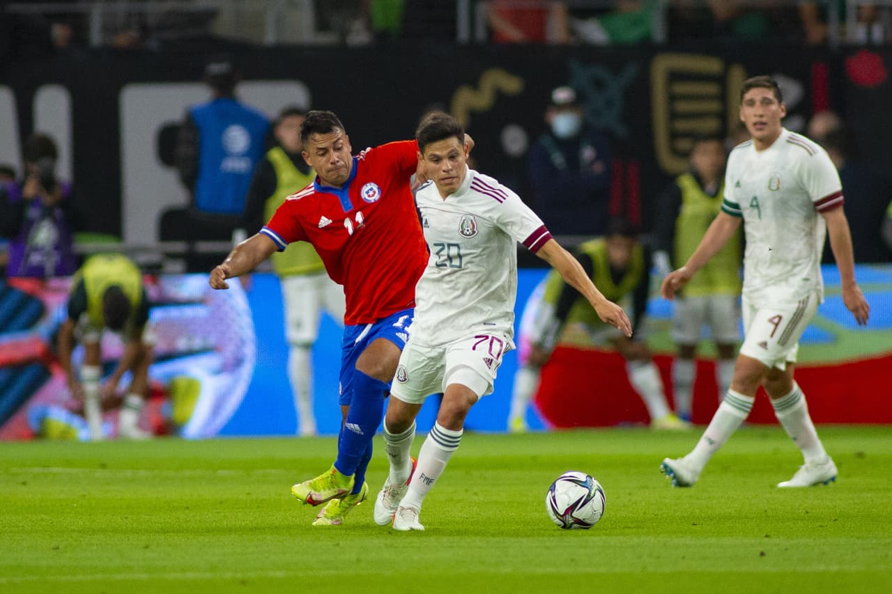 México no logra aguantar la ventaja 2-1 y terminan conformándose con un empate 2-2 frente a Chile en su último duelo del 2021.
