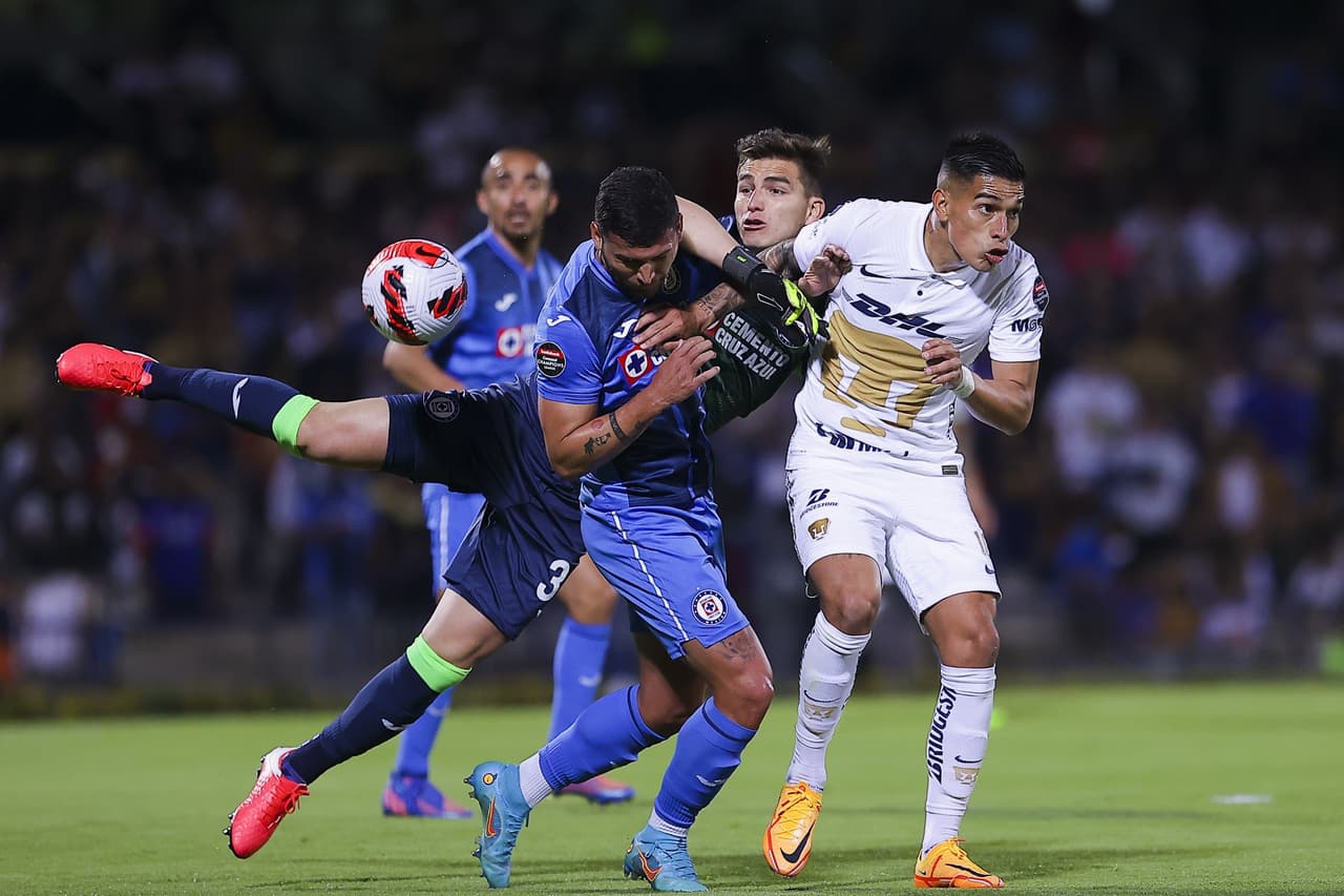 Pumas le pegó 2-1 a Cruz Azul en la ida de las Semifinales de la Liga de Campeones de la Concacaf.