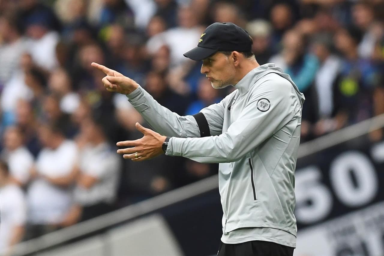 Chelsea barrió al Tottenham 3-0 con goles de Thiago Silva al 49’, de N’Golo Kanté al 57’ y, para terminar con broche de oro, Antonio Rüdiger nos regala una anotación al minuto 90+2’, para cerrar la quinta Jornada de la Premier League.