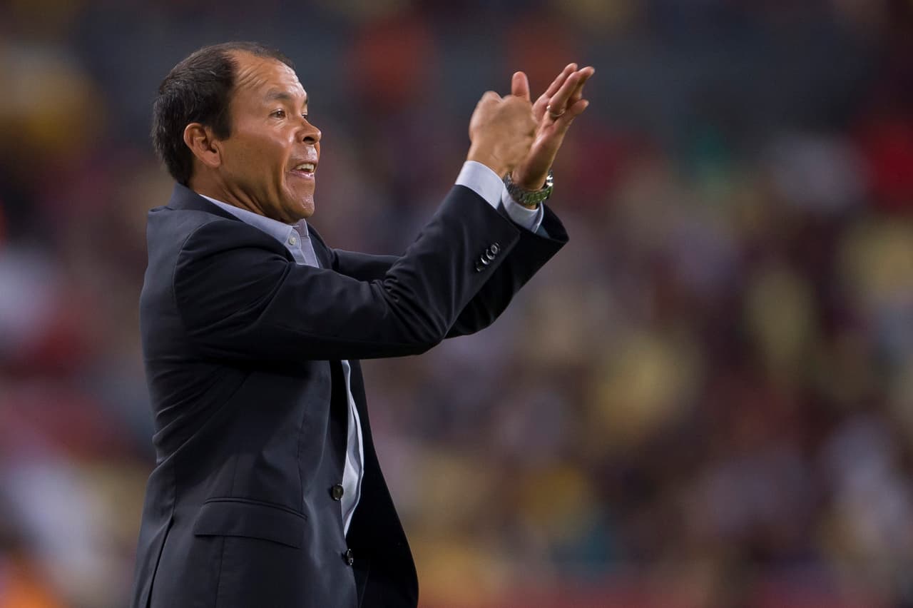 José Guadalupe Cruz vivirá su segundo torneo frente a los Zorros del Atlas, con un cuadro modesto y unas cuantas contrataciones ‘El Profe’ tendrá el objetivo de sumar 27 puntos mismos que le servirían para regresar a los rojinegros a una liguilla y volver a tomar distancia en la quema porcentual.