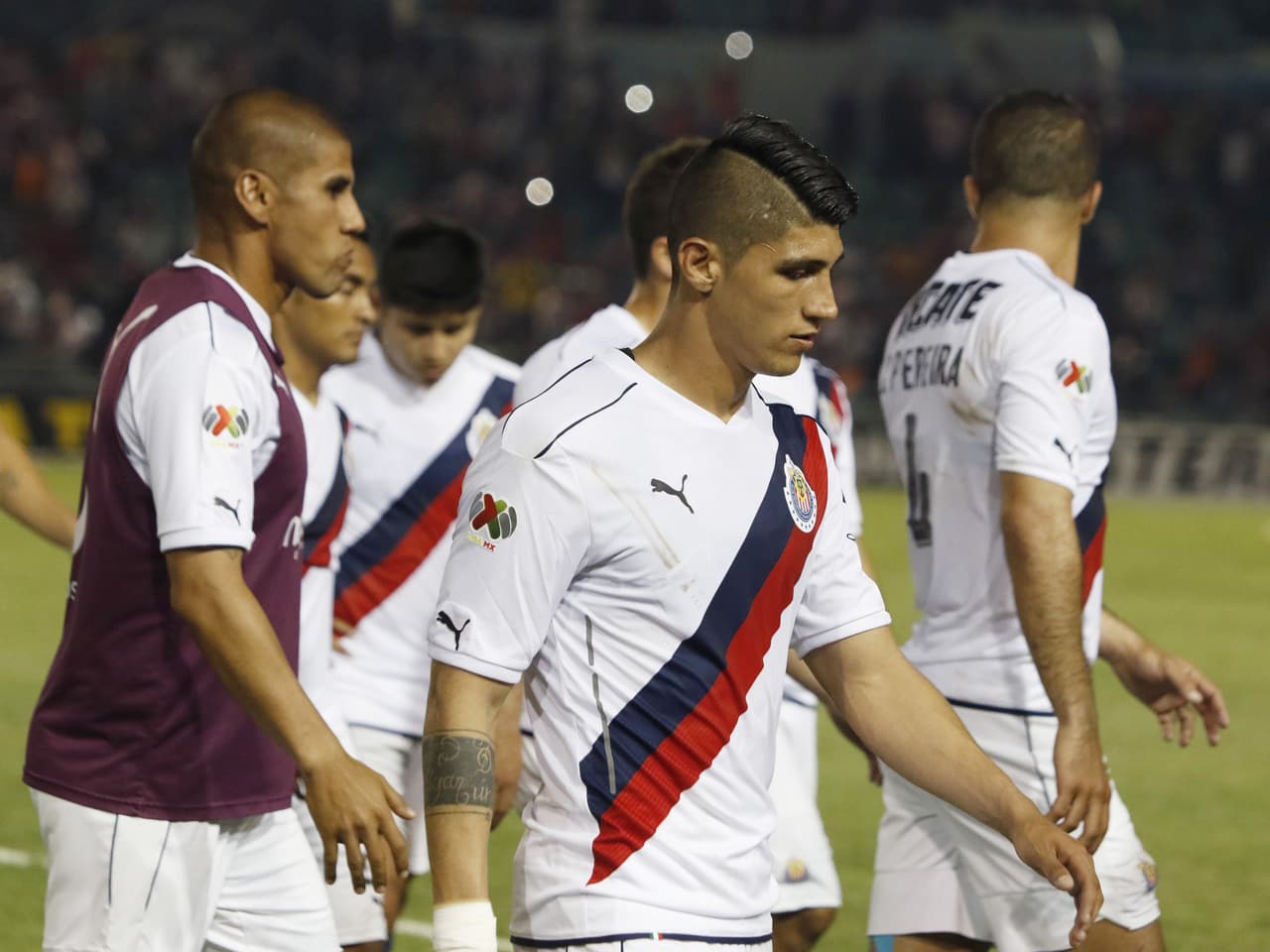 Sorpresivo frenazo ante un motivado Jaguares que en Chiapas se impuso 4-3 contra Guadalajara, que de nuevo aterrizaba en la fecha 8.