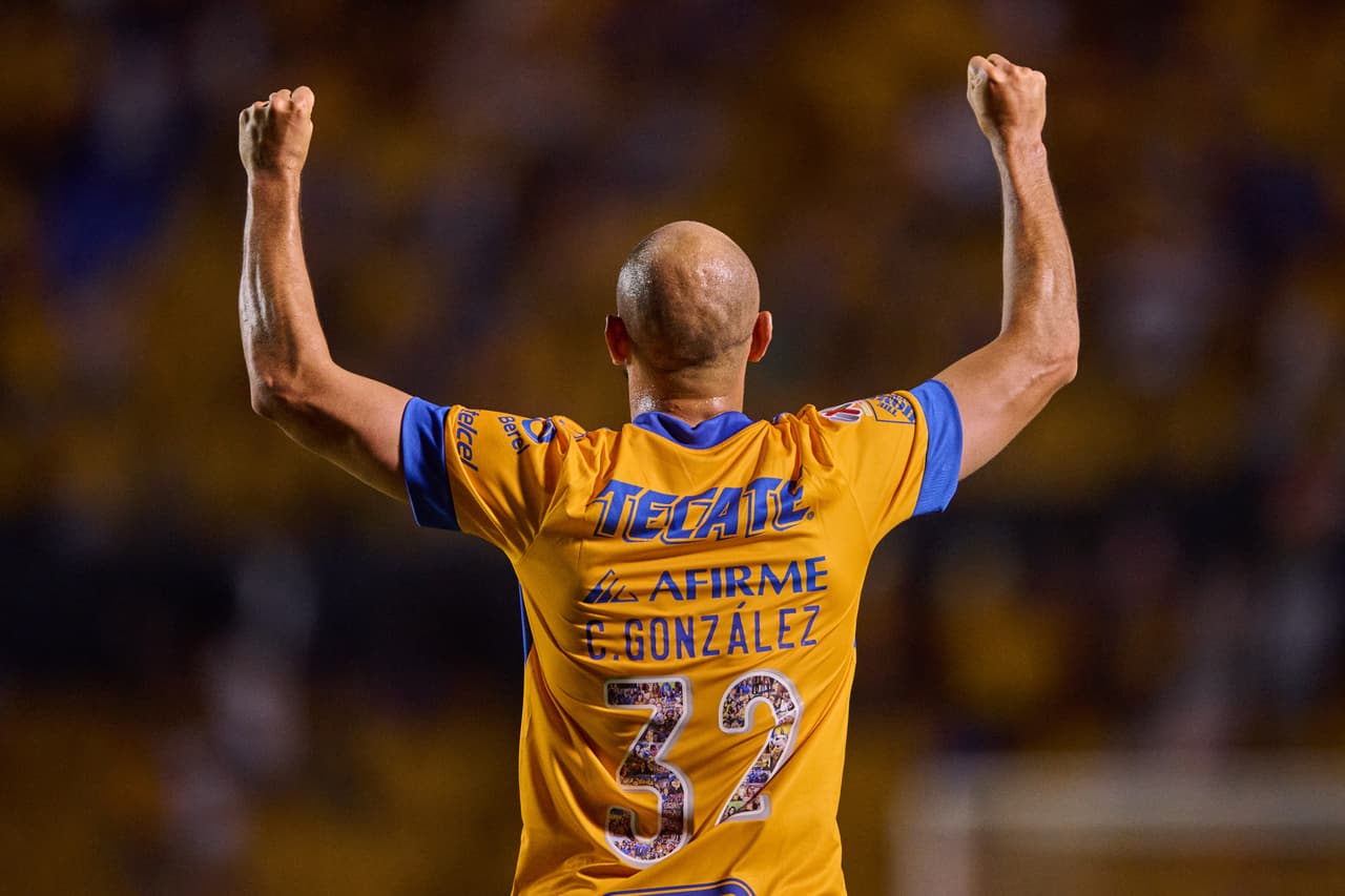 El empate fue obra de Carlos González al 35', aunque contó con la colaboración de Hugo González.