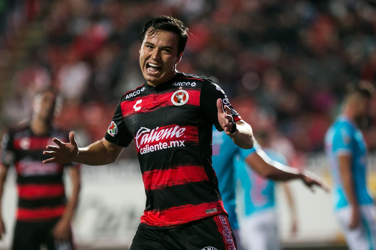 Desafortunadamente, la carrera de Torres
<b>está plagada de altibajos</b> y solamente brilló en Houston Dynamo.