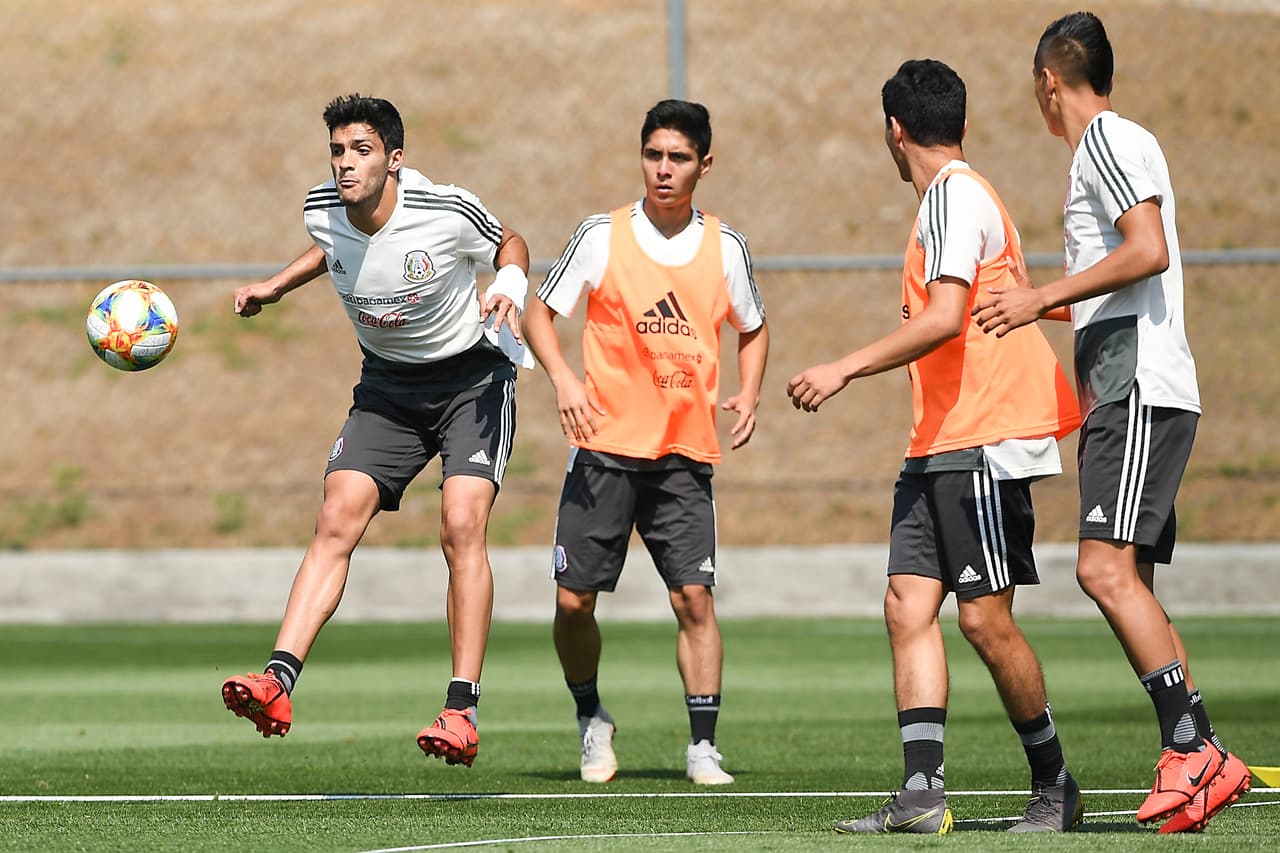 La Selección Mexicana de fútbol continuó con su preparación de cara a su primer duelo de la Copa Oro de la Concacaf que se realizará el próximo 15 de junio en el Rose Bowl de Pasadena, California, ante la Selección de Cuba en el debut de Gerardo 'tTata' Martino en una competencia internacional oficial al mando del Tricolor. Así se prepararon hoy los seleccionados.