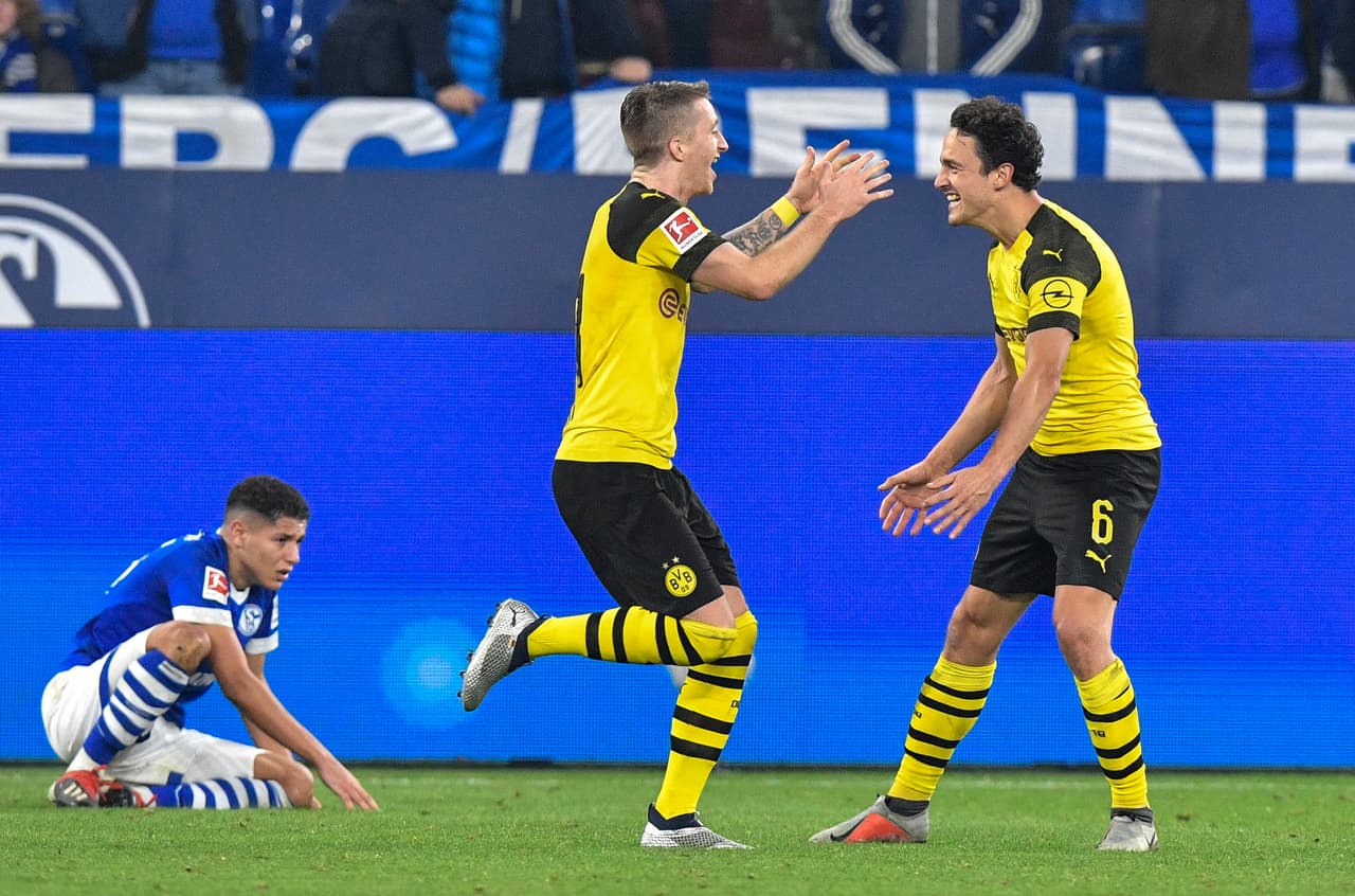 Gündogan y Reus marcaron los siguientes dos goles para quedarse con el derbi 3-0.