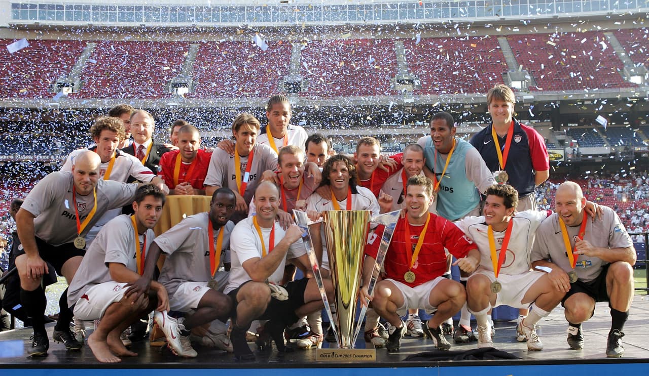 En 2005 la Copa Oro regresó a Estados Unidos. Colombia y Sudáfrica fueron las selecciones invitadas en aquella edición. Por Concacaf jugaron México, Canadá, Costa Rica, Cuba, Guatemala, Honduras, Jamaica Panamá y Trinidad y Tobago.