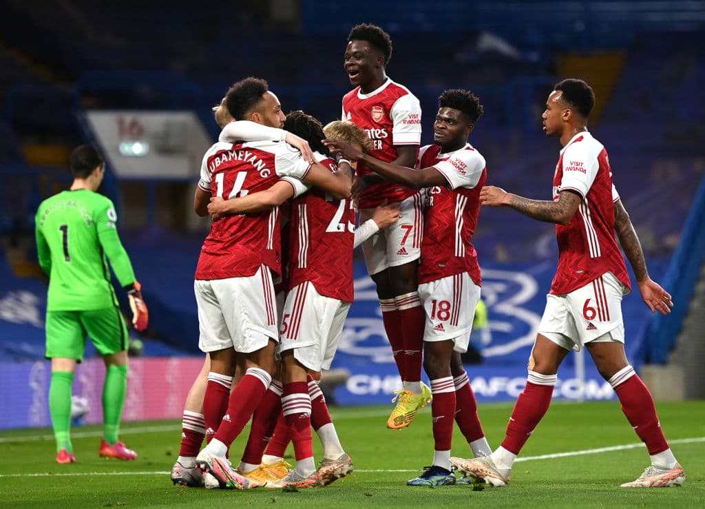 Arsenal se impone ante el Chelsea por la mínima con anotación de Emile Smith Rowe al minuto 16, durante el Derby del norte de Londres. Los 'Gunners', con este resultado, siguen buscando puestos en la Europa League.