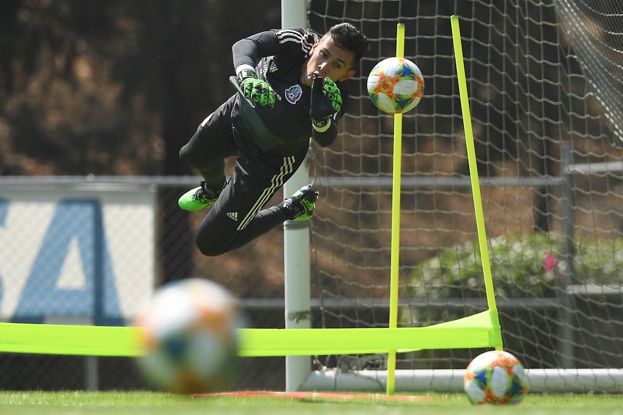 La Selección Mexicana de fútbol continuó con su preparación de cara a su primer duelo de la Copa Oro de la Concacaf que se realizará el próximo 15 de junio en el Rose Bowl de Pasadena, California, ante la Selección de Cuba en el debut de Gerardo 'tTata' Martino en una competencia internacional oficial al mando del Tricolor. Así se prepararon hoy los seleccionados.