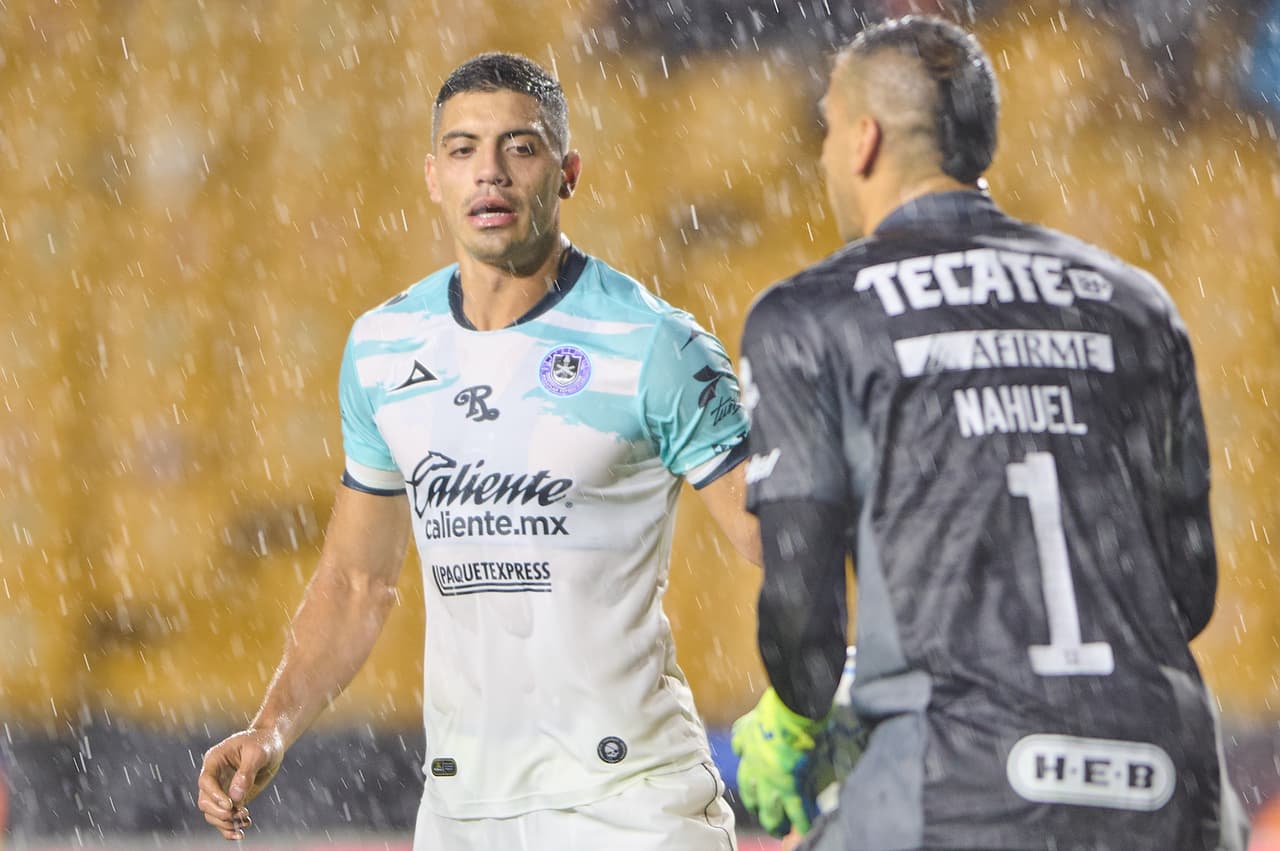 En un partido frenético y lleno de goles los Tigres derrotaron al equipo de Mazatlán.