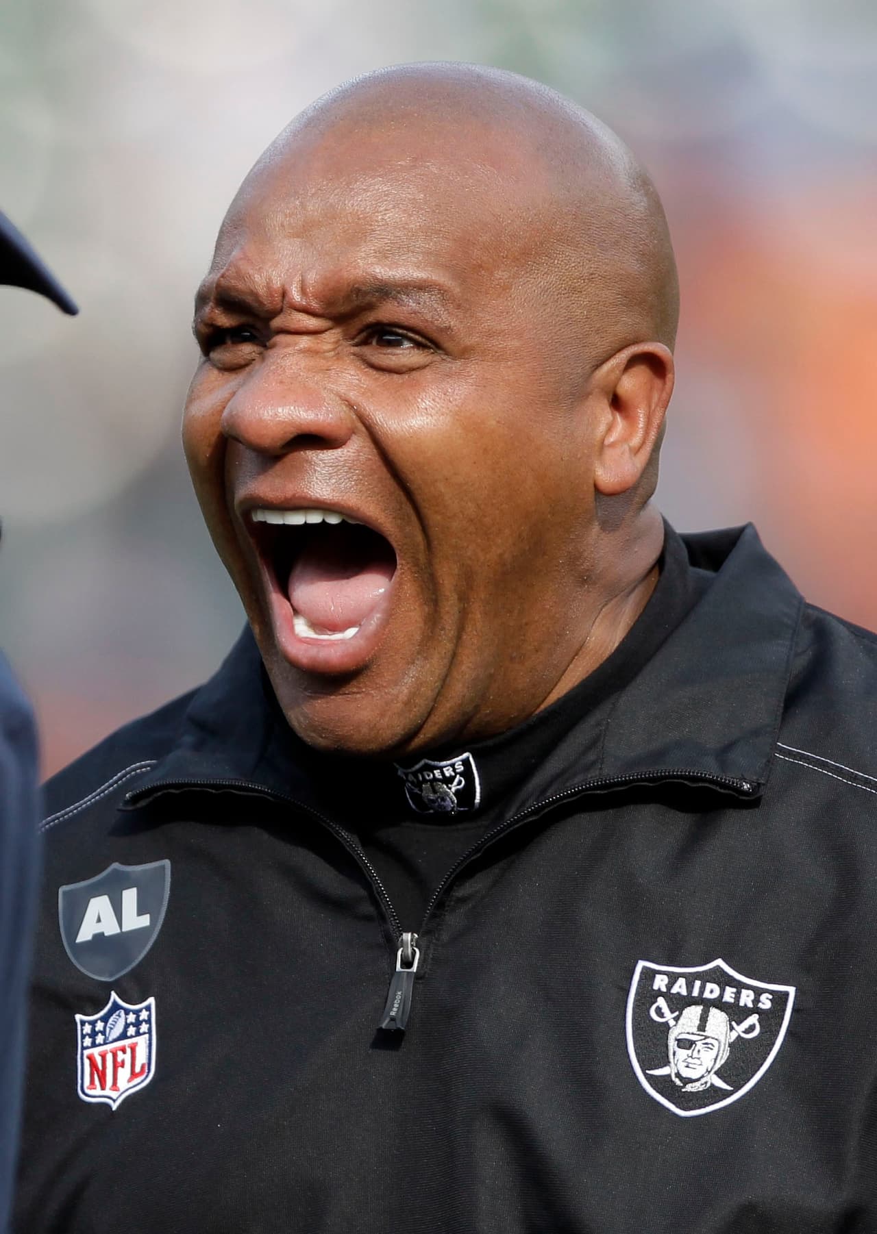 Hue Jackson (2011) (8 victorias, 8 derrotas).