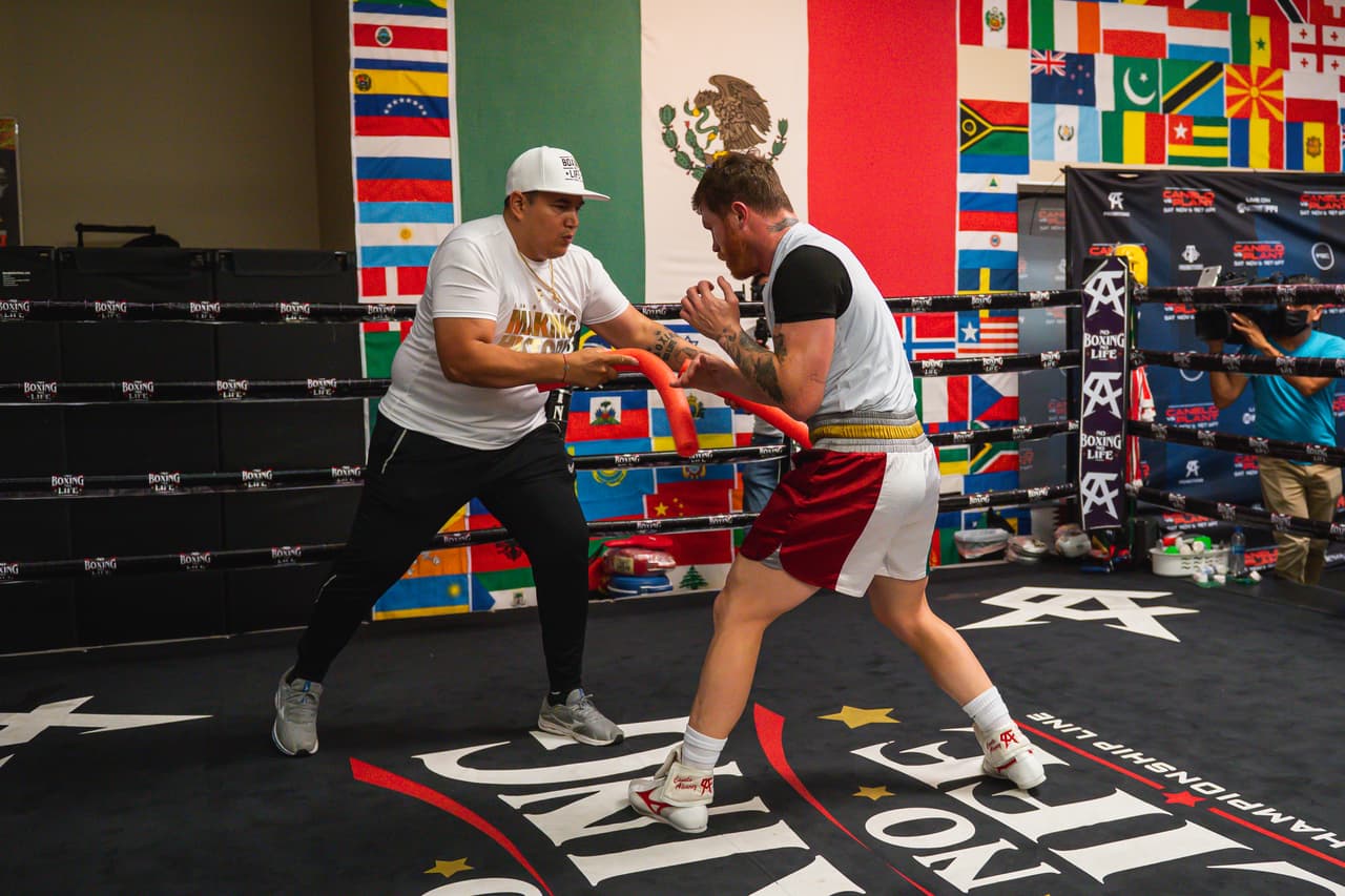 Entrenador del Año: Eddy Reynoso. Con un establo plagado de campeones y excampeones, Reynoso ha sabido llevar a cada uno de la mano hasta lo más alto de sus carreras. El mexicano vuelve a repetir un premio de esta importancia.