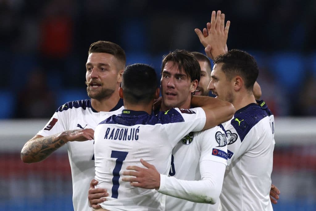 Polonia golea tranquilamente 5-0 a San Marino, Dinamarca también goles y se impone 0-4 a Moldavia, Suiza vence 2-0 a Irlanda del Norte y Serbia sale victorioso 0-1 en su visita a Luxemburgo.