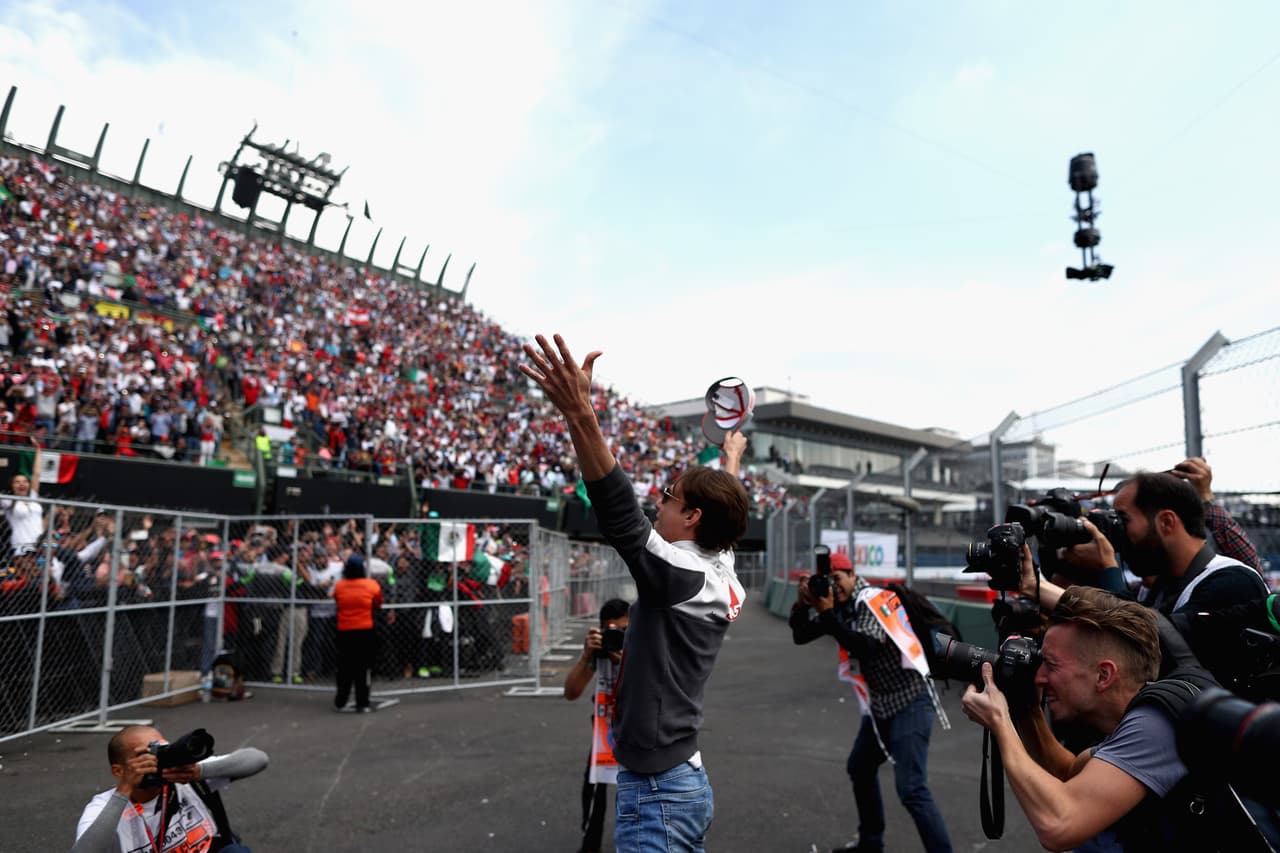 Gutiérrez aprovechó para hacer una reverencia a su público, que le respondió de forma igualmente cariñosa.