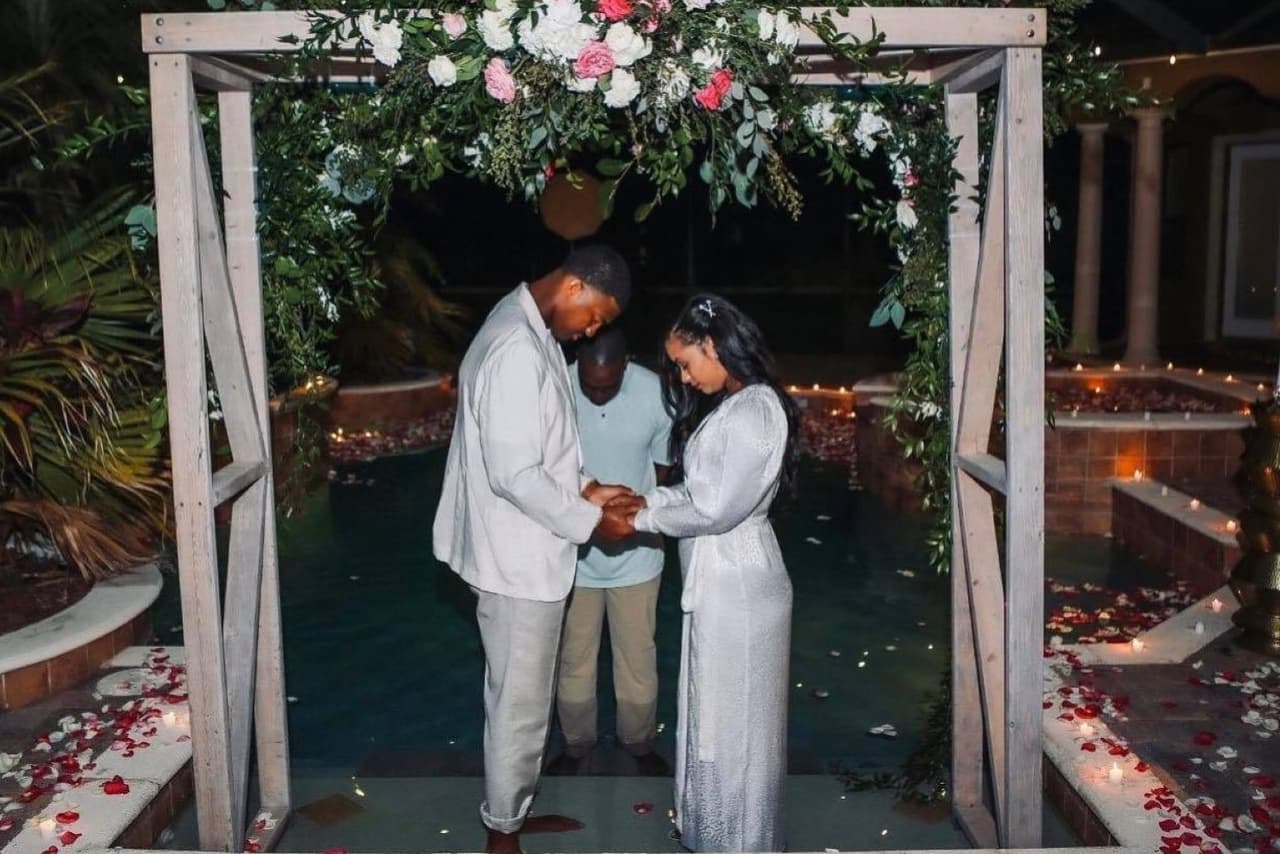 Jameis Winston y Breion Allen.