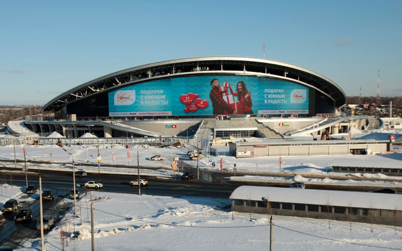 El Kazan Arena cuenta también con la pantalla gigante exterior más grande en todo Europa, siendo un atractivo tanto para los turistas así como para los aficionados que visitan el recinto deportivo en cada partido del Rubin Kazan.