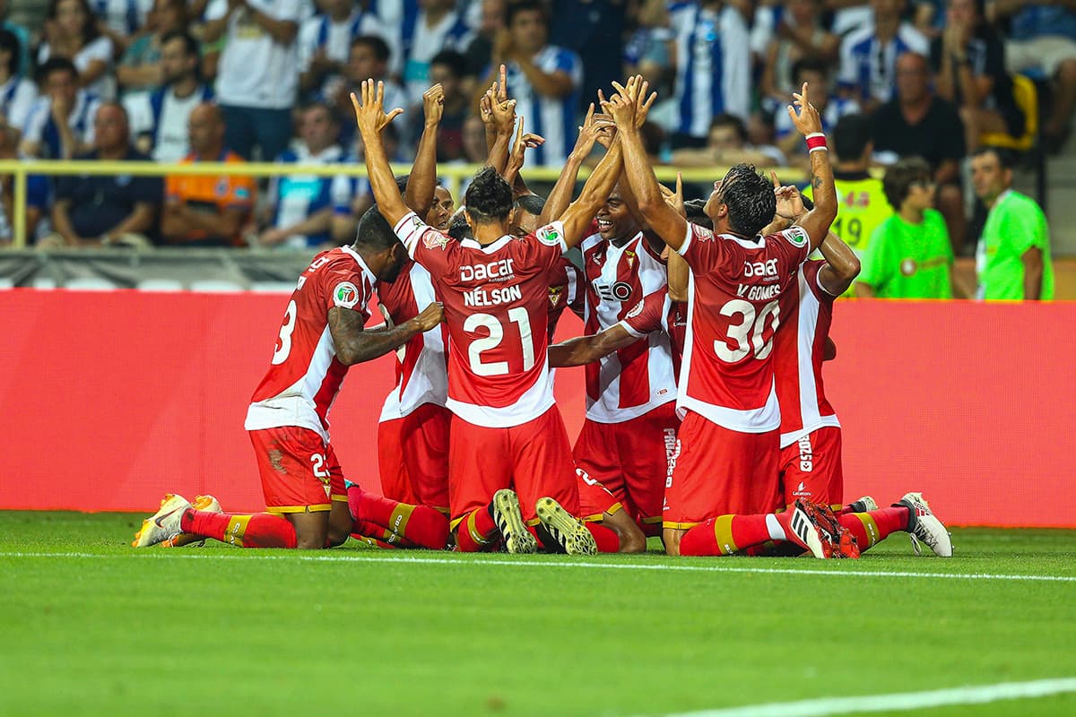 El Desportivo Das Aves, actual campeón de la Copa de Portugal, había tomado la ventaja en el marcador con gol de Claudio Falcao a los 5 minutos.