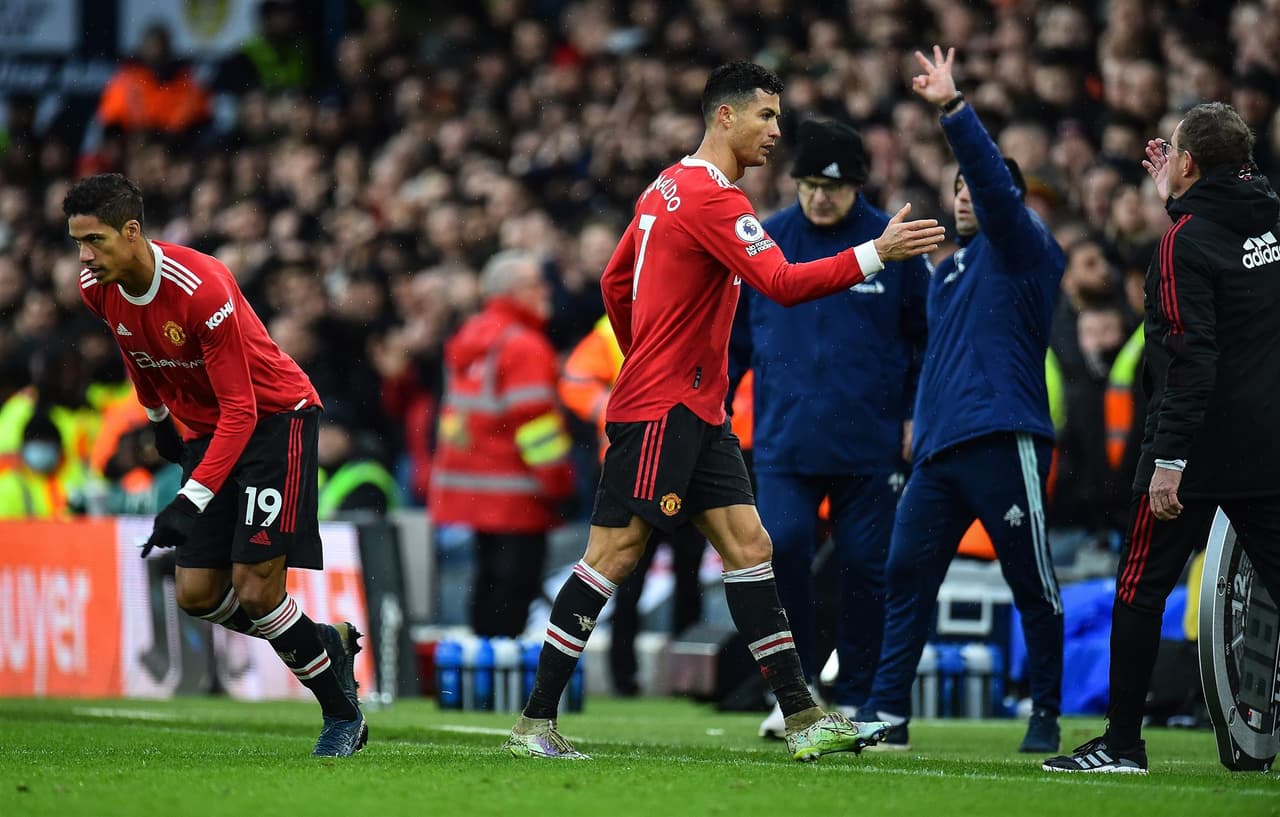 Leeds cae con goliza ante el Manchester United en casa, al cierre de la J26 en la Premier League. Harry Maguire y Bruno Fernandes ponían arriba a los Red Devils durante la primera mitad, pero Rodrigo Moreno y Raphinha igualaban el marcador al minuto 54', ya después Frederico Rodrigues y Anthony Elanga despegaron los números para cerrar 4-2.