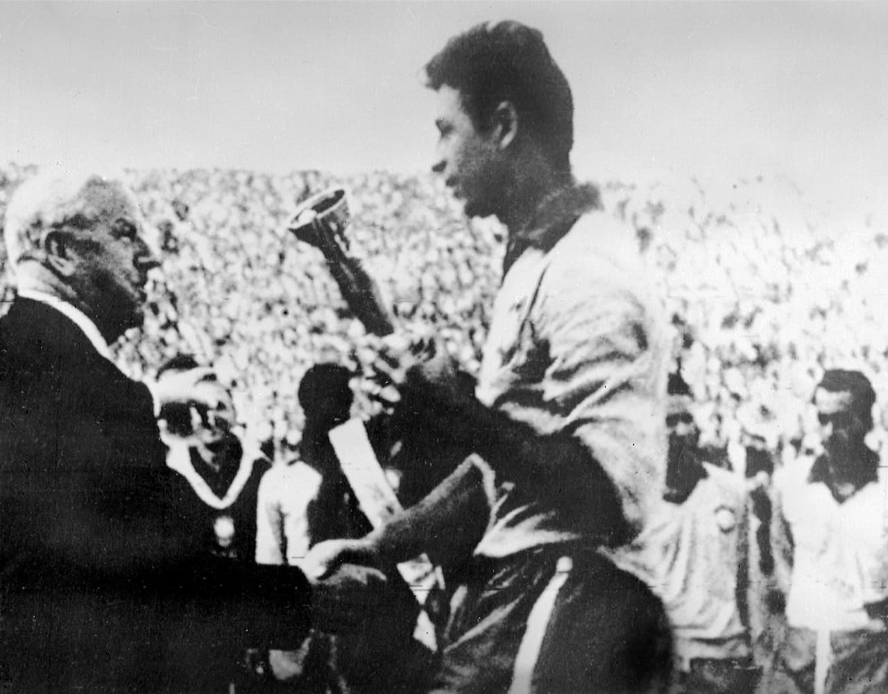 No deja de ser curioso que Checoslovaquia pudo haber sido campeón en 1934 y en 1962, ediciones en las que fue finalista y cayó contra Italia y Brasil (foto), respectivamente.