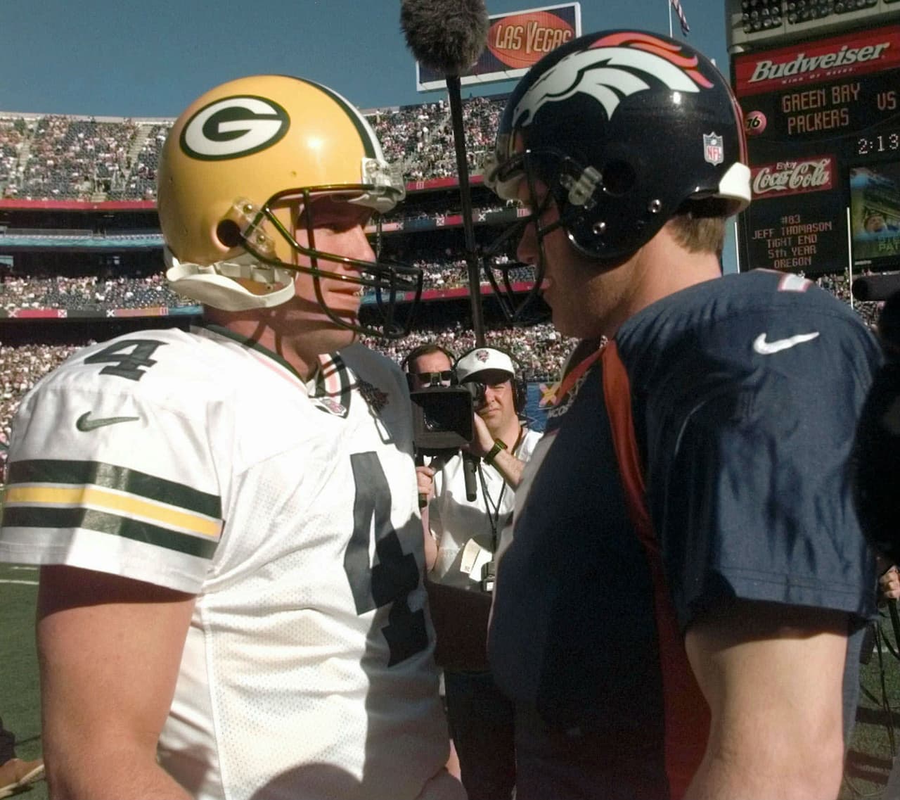 Duelo entre dos inmortales de este deporte. Brett Favre que ganó esa temporada su tercer título como Jugador Más Valioso de la temporada; John Elway que había jugado y perdido 3 veces el Super Bowl.