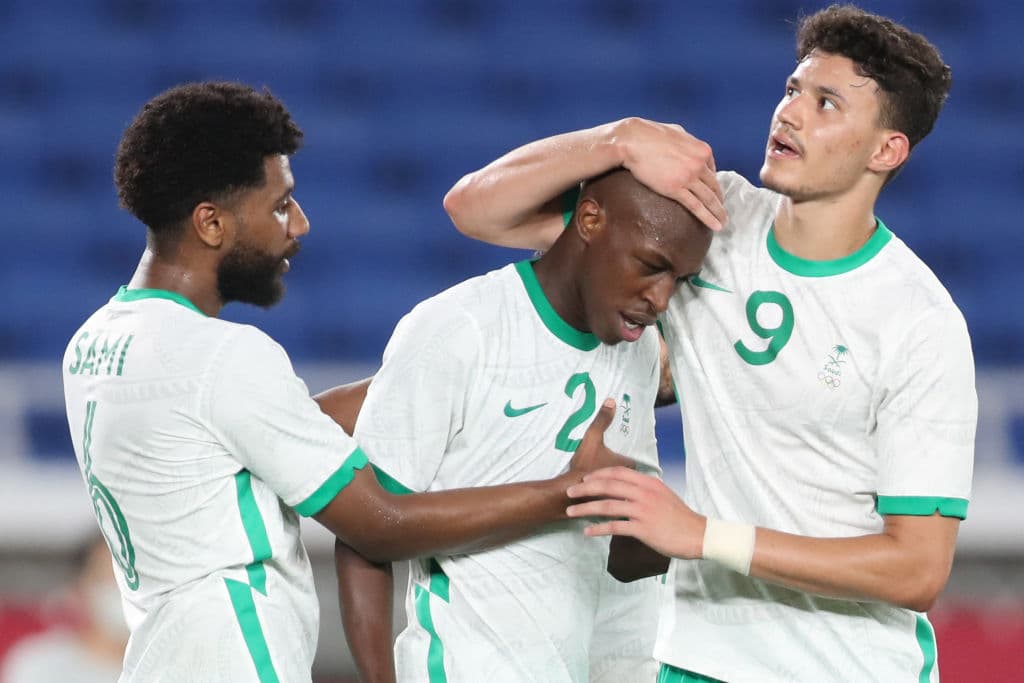 Alemania se impone 3-2 a Arabia Saudita aún con 10 hombres en la cancha y logra sacudirse el mal inicio en Tokio 2020. Amiri (11'), Ache (43') y Uduokhai (75') le dieron la victoria a la escuadra alemana, mientras que para los árabes, Al Najei hizo doblete.