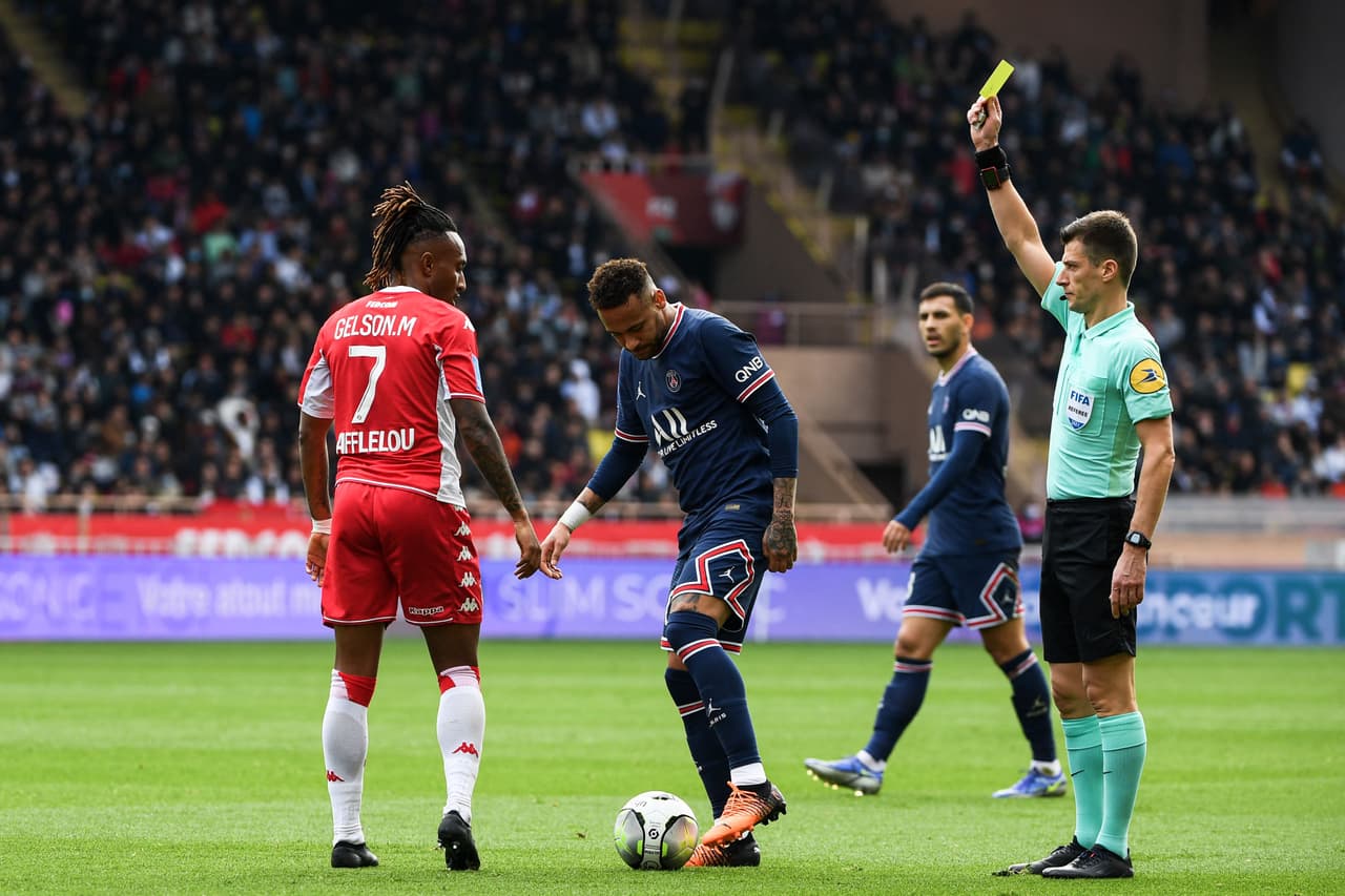 Mónaco supo controlar el juego aunque también se ganó algunas cartulinas amarillas.