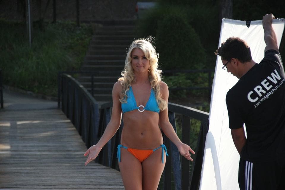 Ella es una chica muy dinámica y su belleza ha deslumbrado a los fans durante tres temporadas con los Atlanta Falcons, checa algunas imágenes de la sexy Brianna.