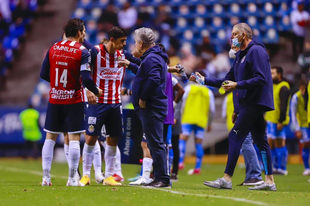 Víctor Vucetich no tardó en realizar cambios para buscar incrementar la victoria o asegurar el resultado.