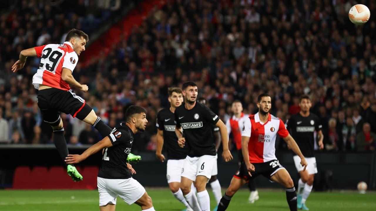 Destacan en Países Bajos a Santiago Giménez tras su gol en la Europa League