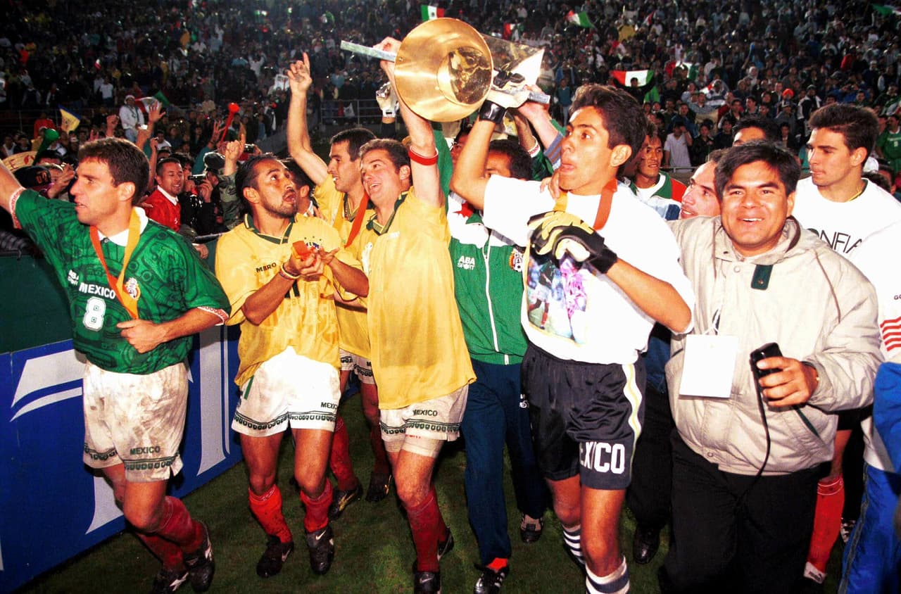 En esa edición la selección de Brasil llegó a la final, pero México lo derrotó por 2-0 en Los Ángeles y se convirtió en el primer bicampeón de la Copa Oro.