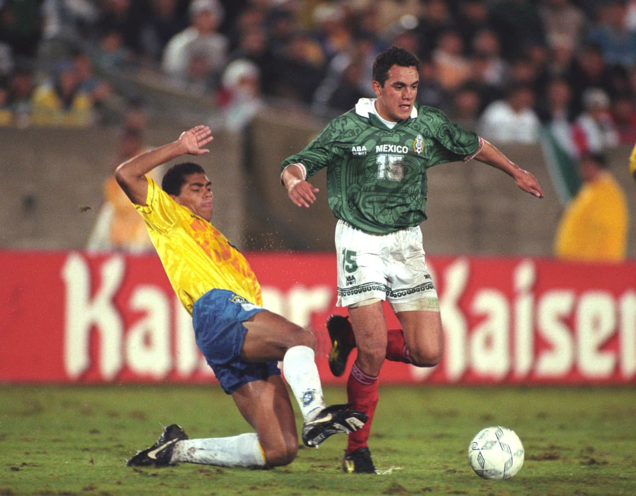 Para la tercera edición de la Copa Oro en 1996, se contó con la participación de Brasil, quien fue invitado por parte de la Concacaf para jugar el torneo. En aquella ocasión jugaron 9 selecciones; México, Estados Unidos, Canadá, El Salvador, Guatemala, Honduras, San Vicente y Trinidad y Tobago.