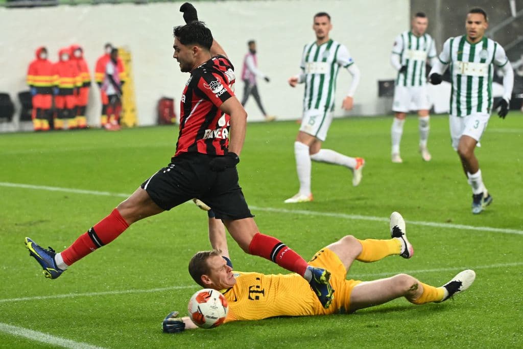 En la ultima fecha de fase de Grupos, Feréncvaros supera al Bayer Leverkusen por la mínima, con anotacion de Aissa Laidouni ya al filo del partido. Aún con este resultado, la escuadra alemana califica como primer lugar de su grupo.