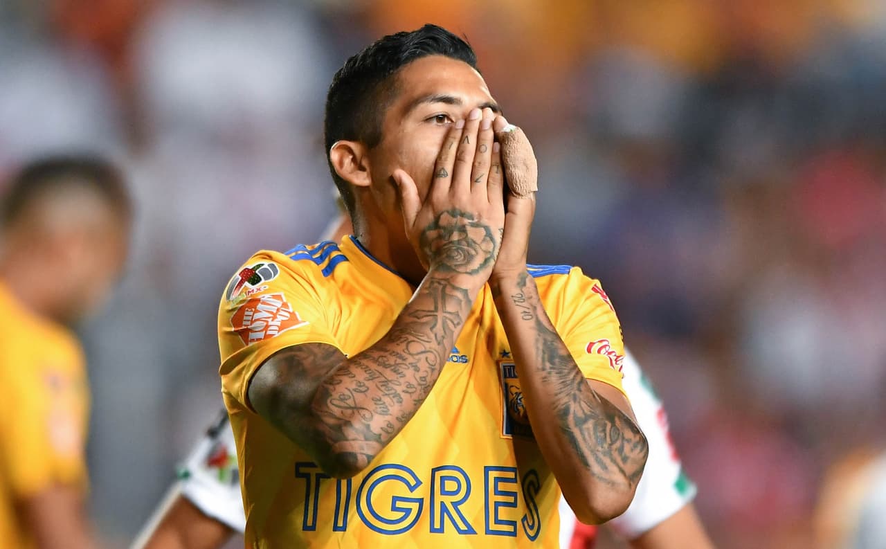 ¿Fuera del Clásico Regio? Se confirma la baja de Javier Aquino por esguince de ligamento