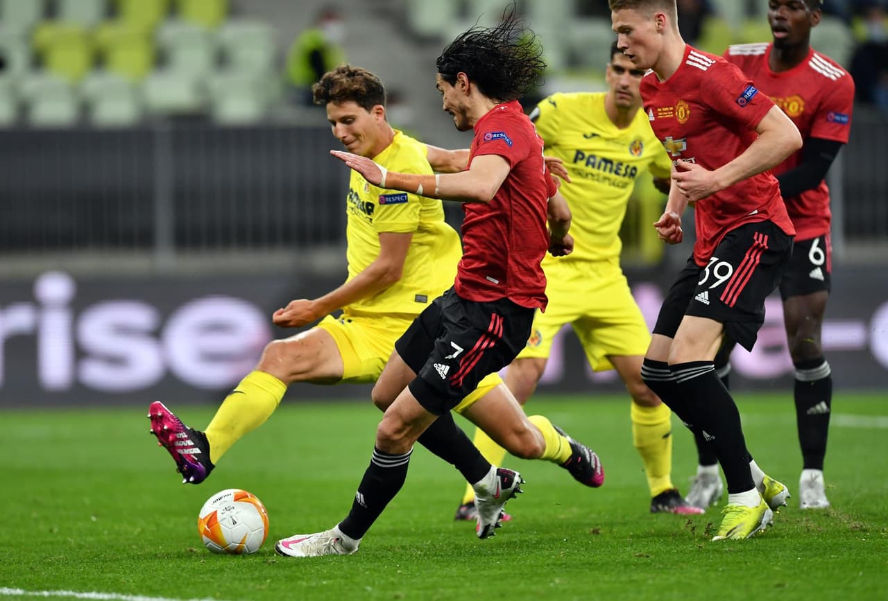 Tras empatar en tiempo regular y no definir en tiempo extra, el Villarreal es campeón de la UEFA Europa League. Tras un dramático tiro de penales, el portero David de Gea falló el gol por parte de los ‘Red Devils’ y la escuadra española levanta la copa.