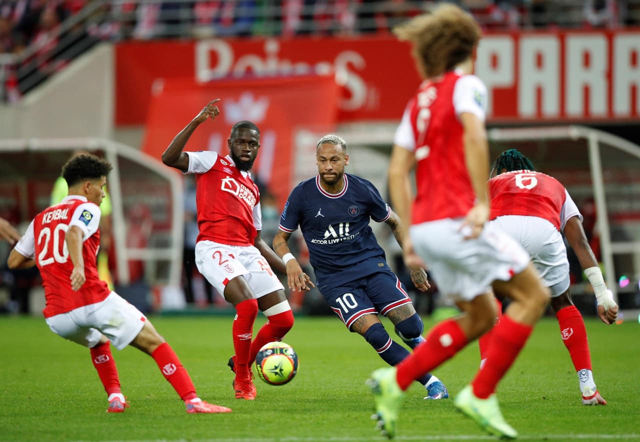 Debutó Lionel Messi durante el encuentro del Paris Saint Germain contra Reims, donde el conjunto parisino se lleva la victoria tras doblete de Kylian Mbappé (16', 63'). El argentino entró durante la segunda mitad, al minuto 63, donde no vio el gol, pero se ha integrado oficialmente a la Ligue 1.