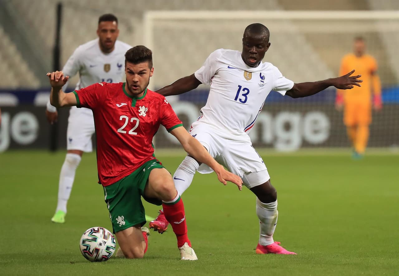 Francia derrota 3-0 a la escuadra de Bulgaria previo a su participación a la Euro 2021. Antoine Griezmann abrió el marcador al minuto 29 y Oliver Giroud se lució con doblete para darle la victoria a su equipo sobre los búlgaros. 'Les Bleus' iniciarán la competencia europea ante Alemania.