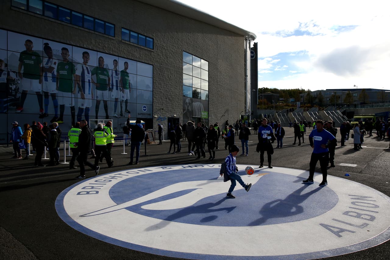 Una tarde ideal se vivía en Brighton para una nueva jornada de la Premier League entre el equipo local y el Wolverhampton.