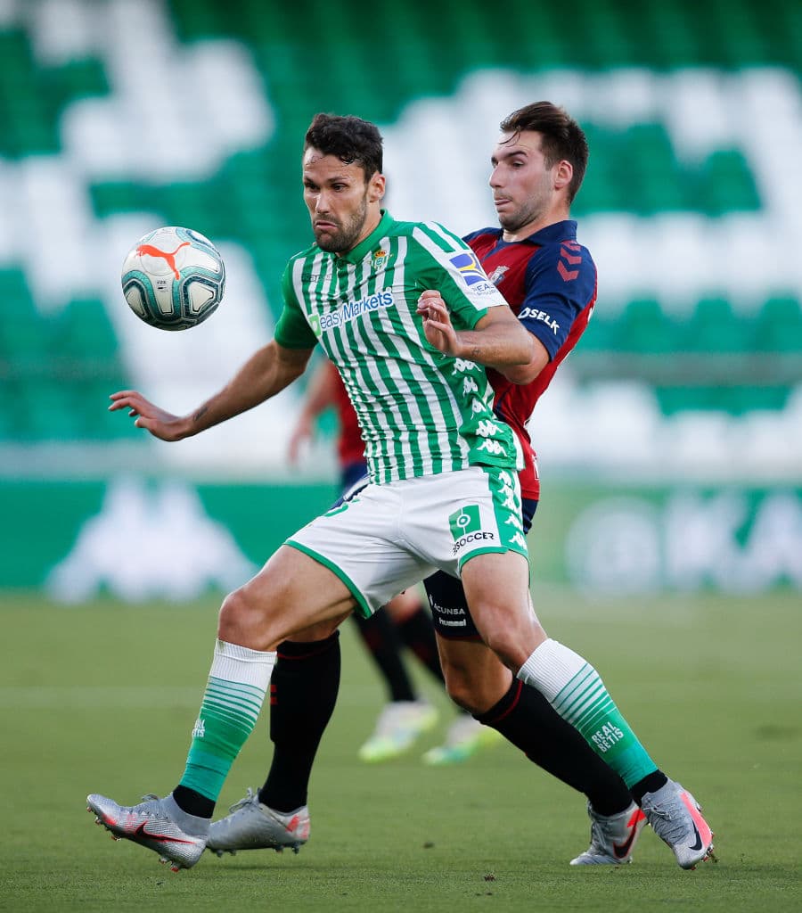 Los primeros minutos de la segunda mitad, Sergio Herrera se vestía de héroe y no permitía que llegara el tercero para Betis.