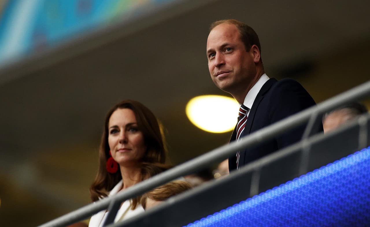 ¡De la realeza! Tom Cruise, Kate y el príncipe Guillermo y más en primera fila | Los ojos del mundo están puestos en la final de la Euro 2020 entre Inglaterra e Italia y éstos son los invitados VIP de la tarde.
