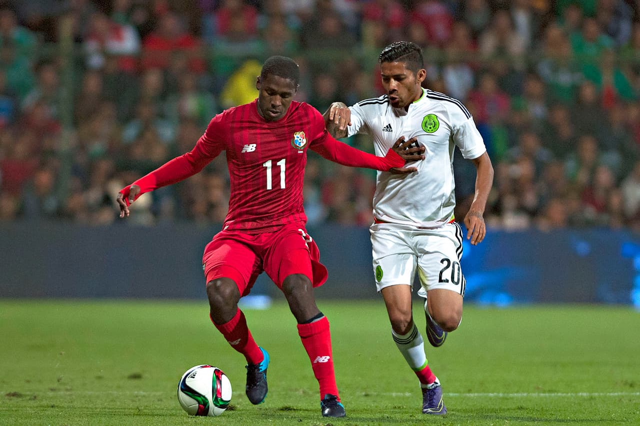 Armando Cooper no pudo manifestarse en el arco de México pero no tuvo pelotas a modo para preocupar a los aztecas. Calificación 7