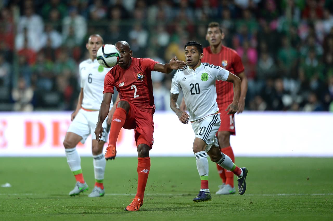 José Calderón estuvo muy aplicado en el partido con una buena marca sobre Carlos Vela, es un elemento muy veloz que puede aportar buenas cosas al ataque. Calificación 9