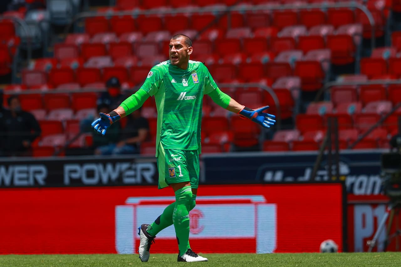Toluca se impone en su casa ante Tigres 2-1 durante la segunda Jornada del Apertura 2021. Guido Pizarro abrió el marcador a los 27 minutos a favor de los de la UANL, pero Raúl López Gómez igualó el partido a los 33' y Alexis Canelo sumó gol para aventajar a los locales (84'). Fue Braian Zamudio quien sentenció el partido así los 'Diablos Rojos' suman tres puntos en el Grita México.