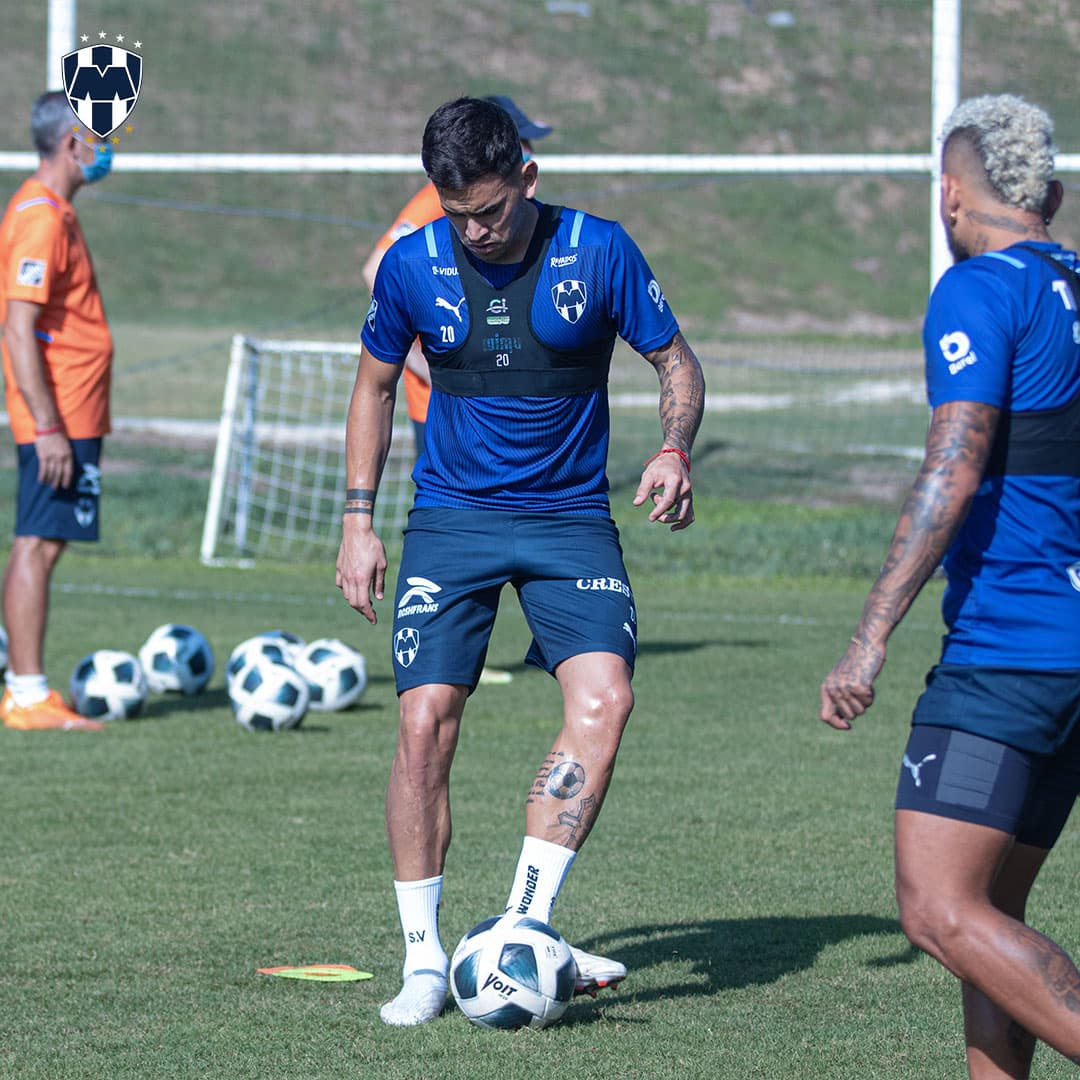 Un lesionado menos para Rayados que recuperó a Sebastián Vegas