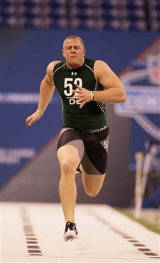 Disfruta algunas de las mejores tomas fuera y dentro de los emparrillados del ala defensiva de los Houston Texans.