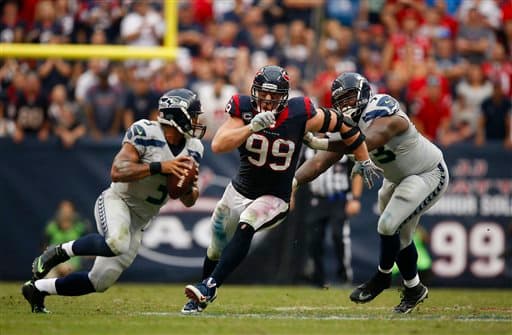 Disfruta algunas de las mejores tomas fuera y dentro de los emparrillados del ala defensiva de los Houston Texans.