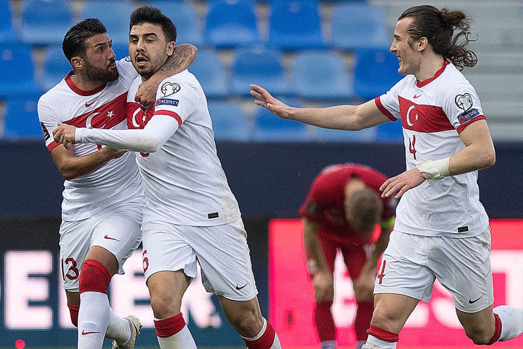 Noruega recibió a Turquía y cayó 0-3; Turquía llegó a seis unidades mientras que Noruega se mantiene con tres en el Grupo G.