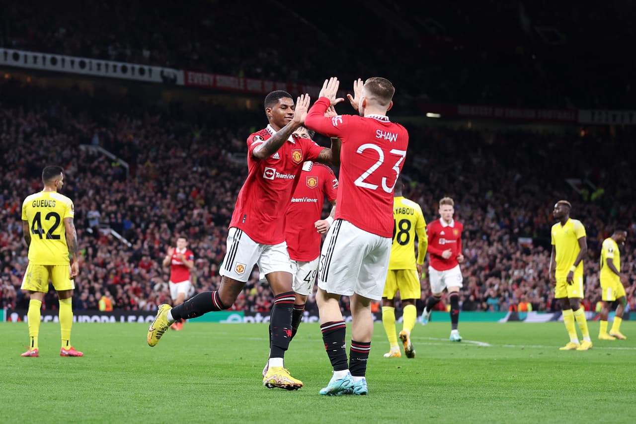 El Manchester United venció 3-0 al Sheriff, el Feyenoord cayó 1-0 con minutos de Santiago Giménez ante el Sturm y la Roma derrotó al Helsinki en la penúltima jornada de la Fase de Grupos de la UEFA Europa League.