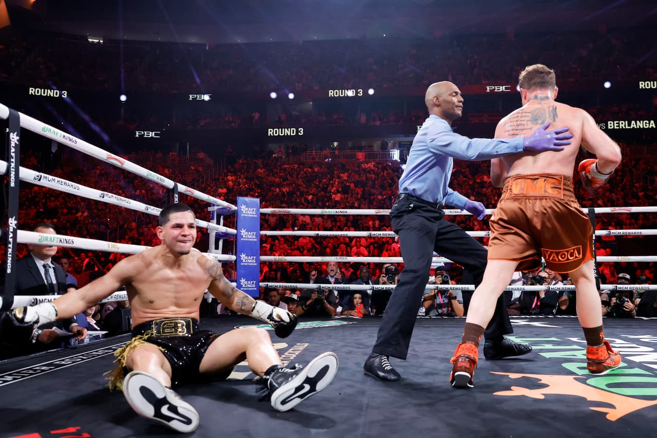 Canelo derrota a Berlanga por decisión unánime Las Vegas